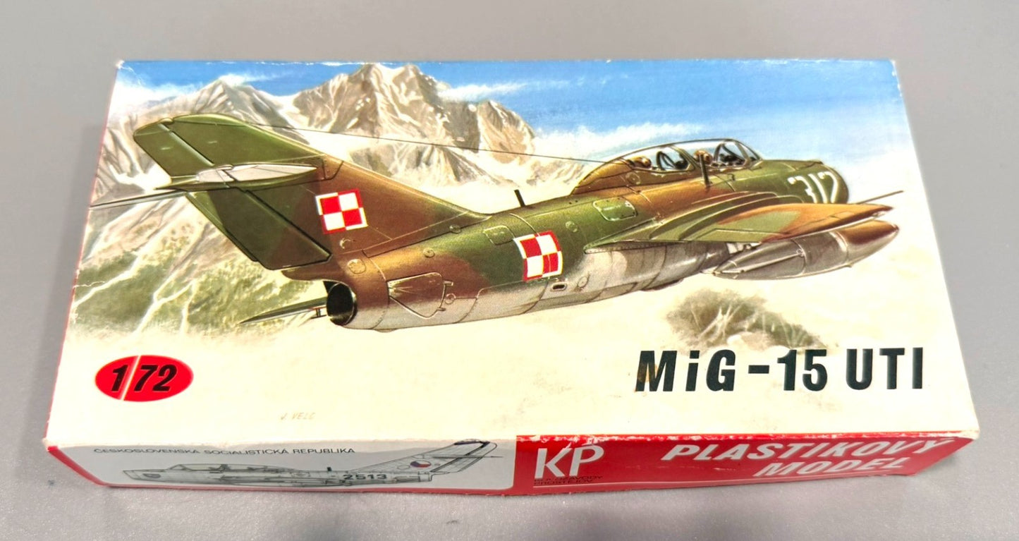 KP (KOVOZÁVODY PROSTĚJOV MiG-15 UTI 1/72 SCALE PLASTIC MODEL KIT