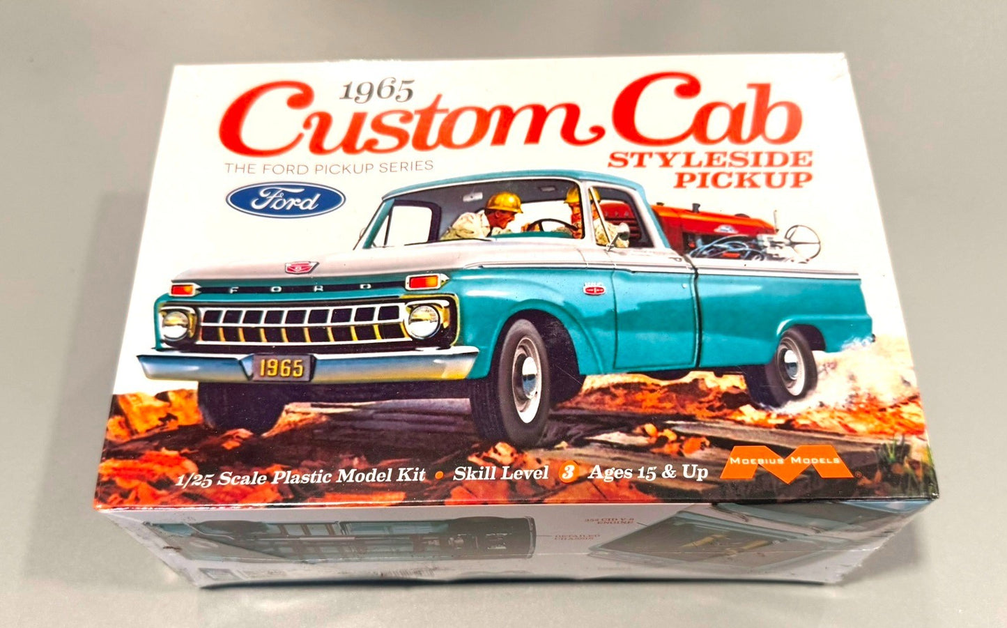MOEBIUS MODELS. 1965 FORD CUSTOM CAB STYLESIDE PICKUP. 1/25. MODEL KIT. 1234