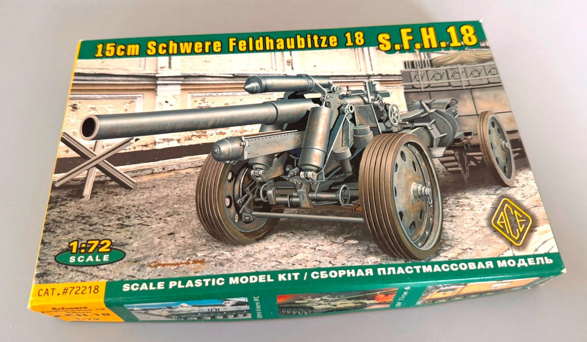 ACE 15cm schwere Feldhaubitze 18 (s.F.H.18) 1/72 Scale Plastic Model Kit #72218