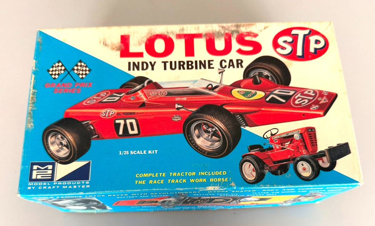 MPC Lotus STP Turbine Car #70 Indy Race Car w/ Tractor 1/25 Model Kit 800-150
