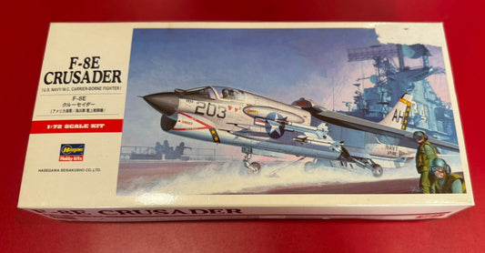 HASEGAWA.  F-8E CRUSADER. 1/72 SCALE. No. C9:900.