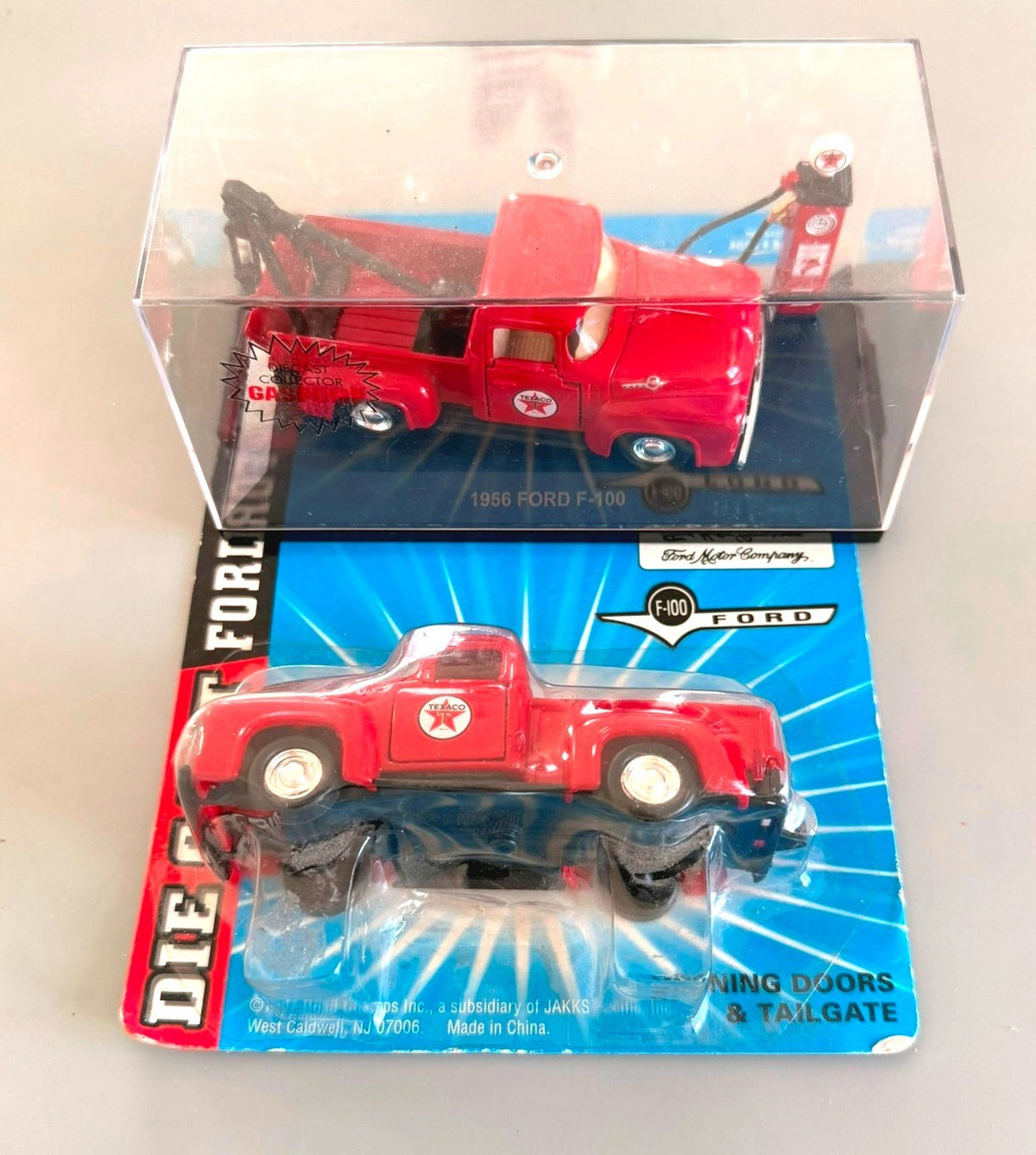 Lot of 2 Texaco 1956 Ford F-100 Tow Truck & Pickup Diecast 1:43 Scale