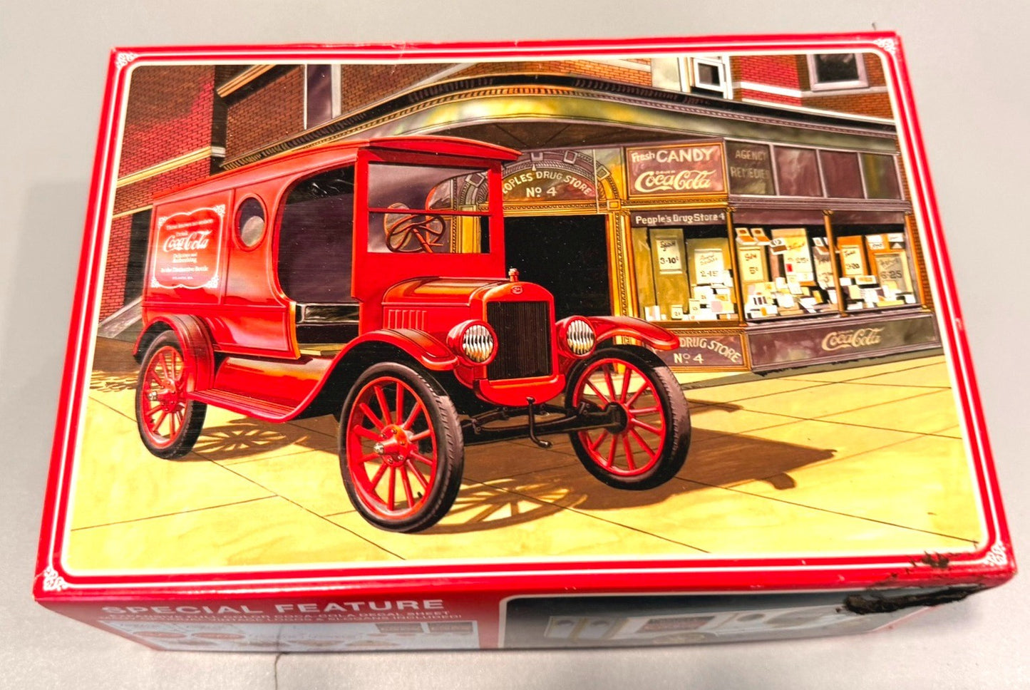 AMT 1923 FORD MODEL T DELIVERY COCA-COLA EDITION 1/25 SCALE. AMT1024/120
