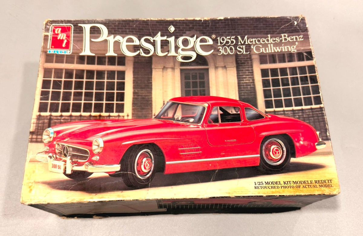 AMT ERTL Prestige 6871. 1955 Mercedes-Benz 300 SL Gullwing 1/25 Model Kit