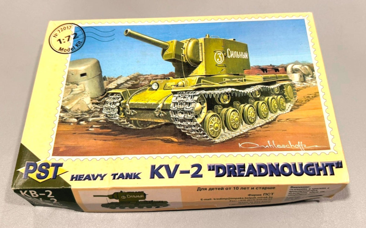 PST 72017 KV-2 DREADNOUGHT HEAVY TANK 1/72 SCALE MODEL KIT