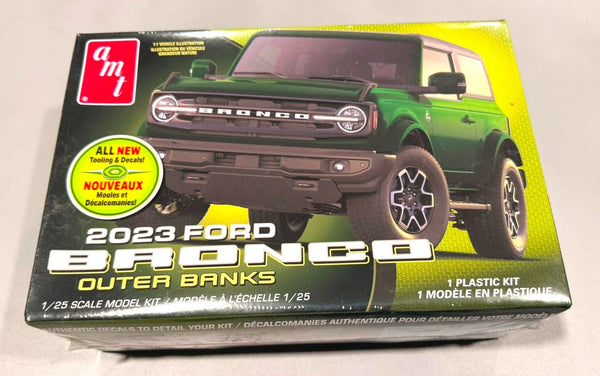 AMT 1345M 2023 Ford Bronco Outer Banks 1/25 Scale Plastic Model Kit