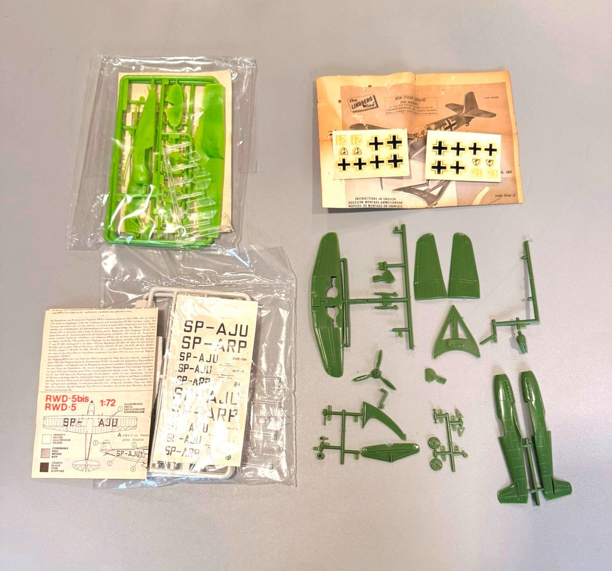 Lindberg heinkel he100 & set of 2 rwd 5 bis 1/72 scale. (No box)