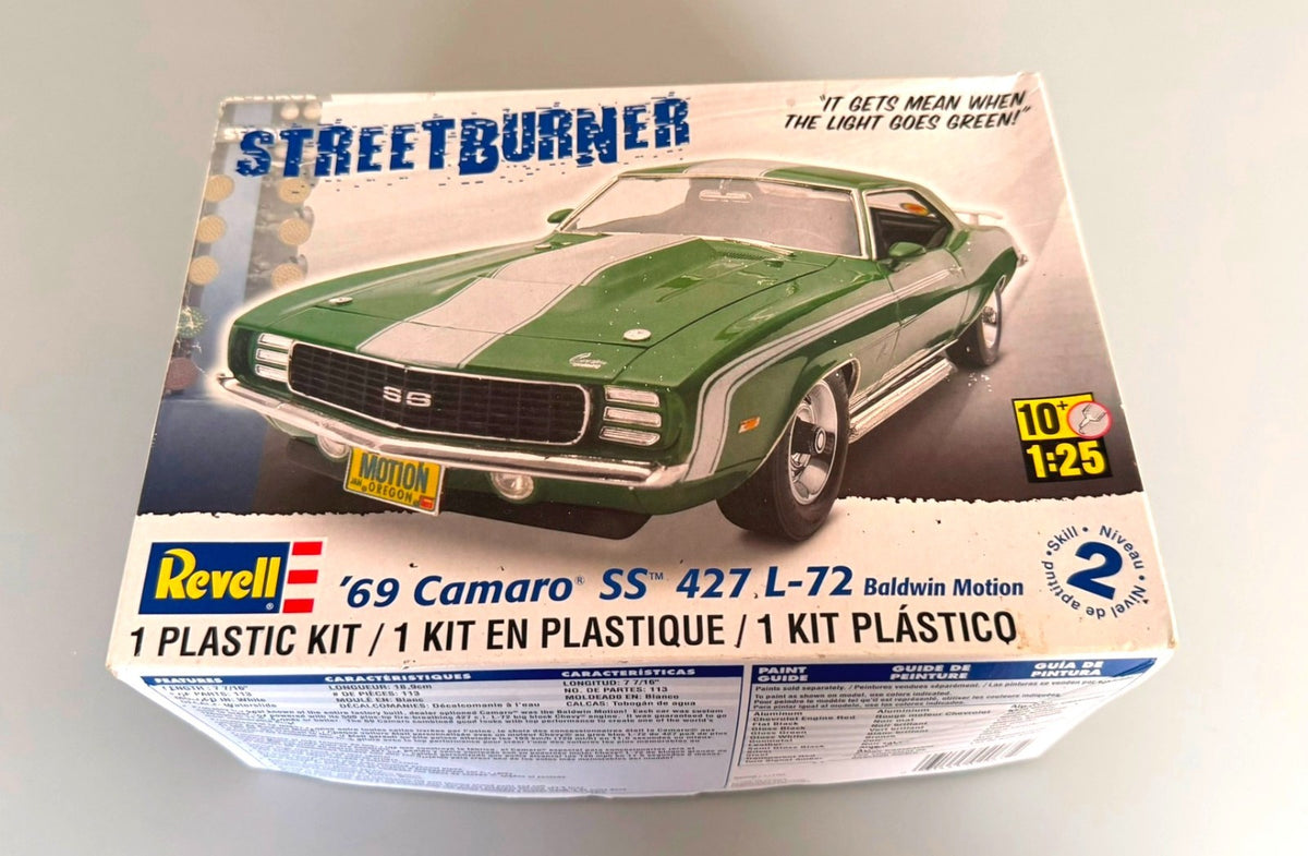 Revell Streetburner 1969 Chevy Camaro SS 427 L-72 1/25 Model Kit 85-2061
