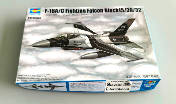 TRUMPETER 03911 F-16A/C Fighting Falcon Block 15/30/32 1/144 scale Model Kit