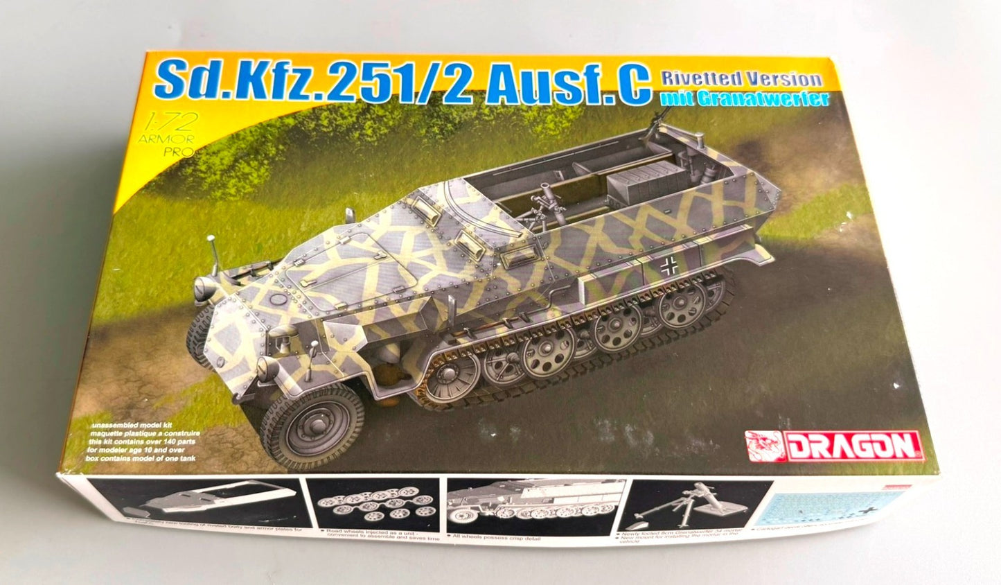 Dragon 7308 Sd.Kfz. 251/2 Ausf C Riveted Version 1/72 scale Armor Pro Model Kit