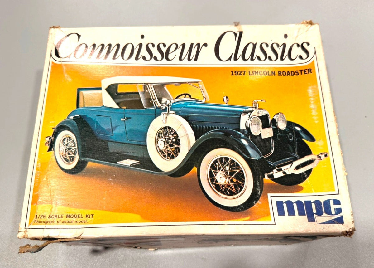 MPC Connoisseur Classics 1927 Lincoln Roadster 1/25 Model Kit No. 1-3103 Vintage