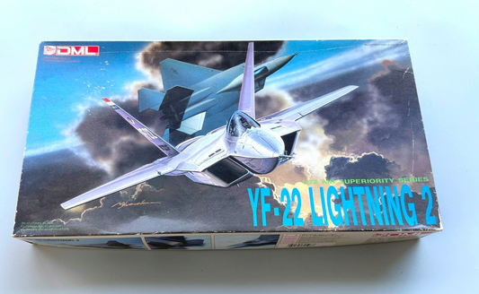 DML YF-22 Lightning II Air Superiority Series 1/72 Scale Model Kit No. 2508