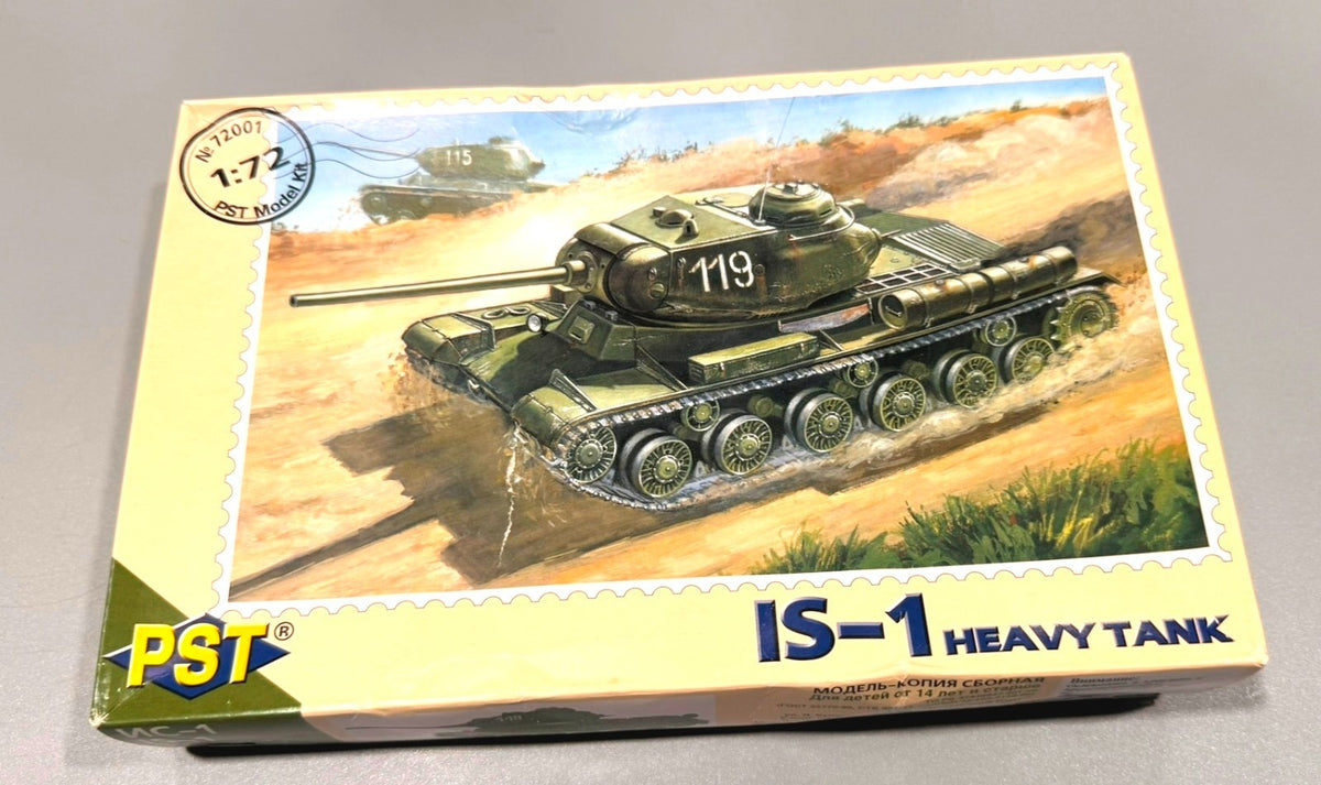 PST 72001 IS-1 HEAVY TANK 1/72 SCALE MODEL KIT