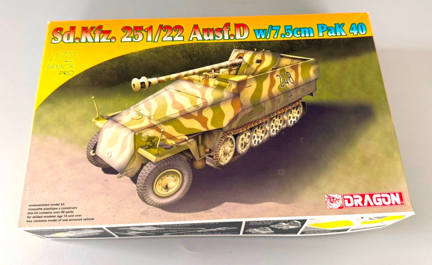 Dragon 7351 Sd.Kfz. 251/22 Ausf.D w/7.5cm Pak 40 1/72 Scale Model Kit