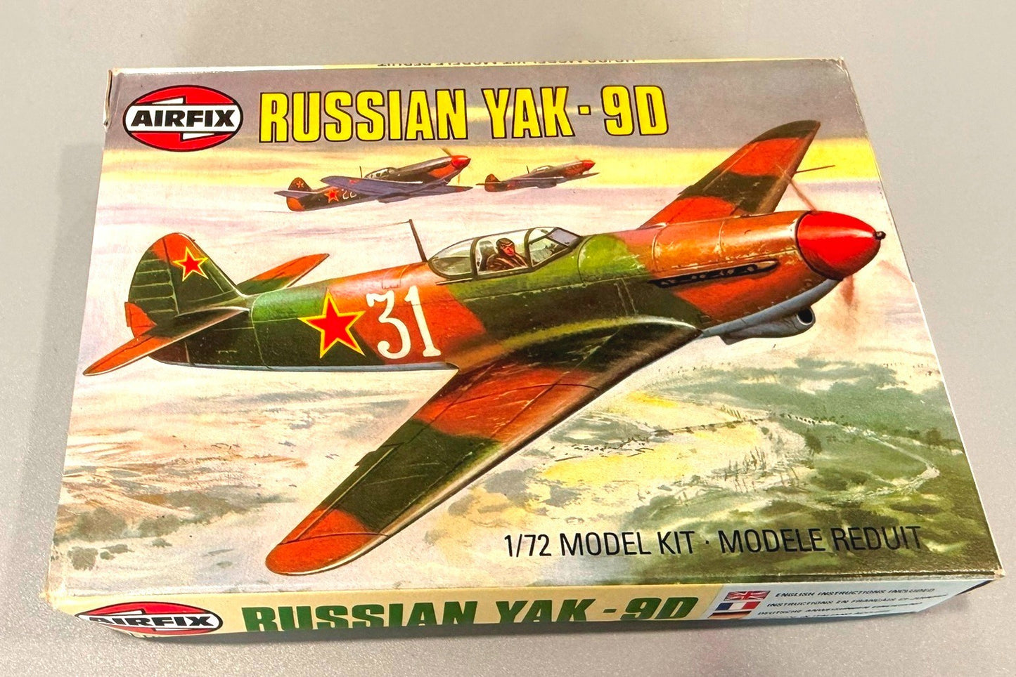 AIRFIX. RUSSIAN YAK-9D. 1/72 SCALE. MODEL KIT. 9 61034.