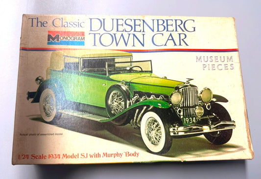 Monogram Classic Duesenberg Town Car 1934 Model SJ Murphy Body 1/24 Model 7549