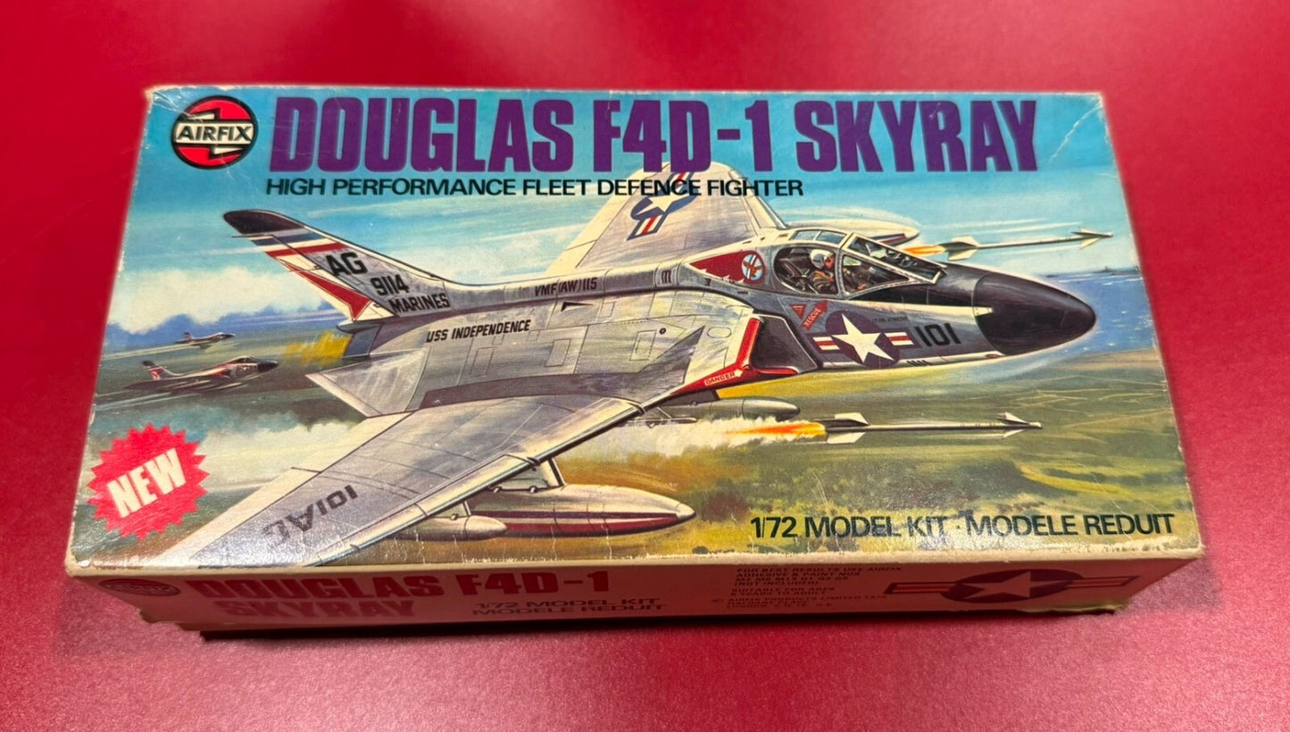 AIRFIX. DOUGLAS F4D-1 SKYRAY. 1/72 SCALE. No. 03027-4
