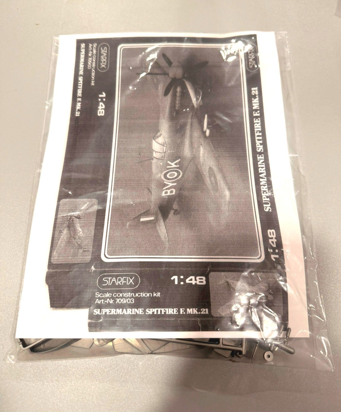 Starfix Supermarine Spitfire F Mk.21 1:48 Model Kit #70903 WWII British Fighter