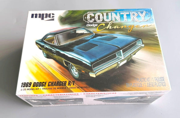 MPC MPC878M/12 1969 Dodge Charger R/T Country Charger 1/25 Scale Model Kit