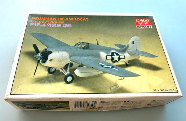 Academy Curtiss P-40B Tomahawk 1/72 Scale Aircraft Model Kit No 1655 FA042