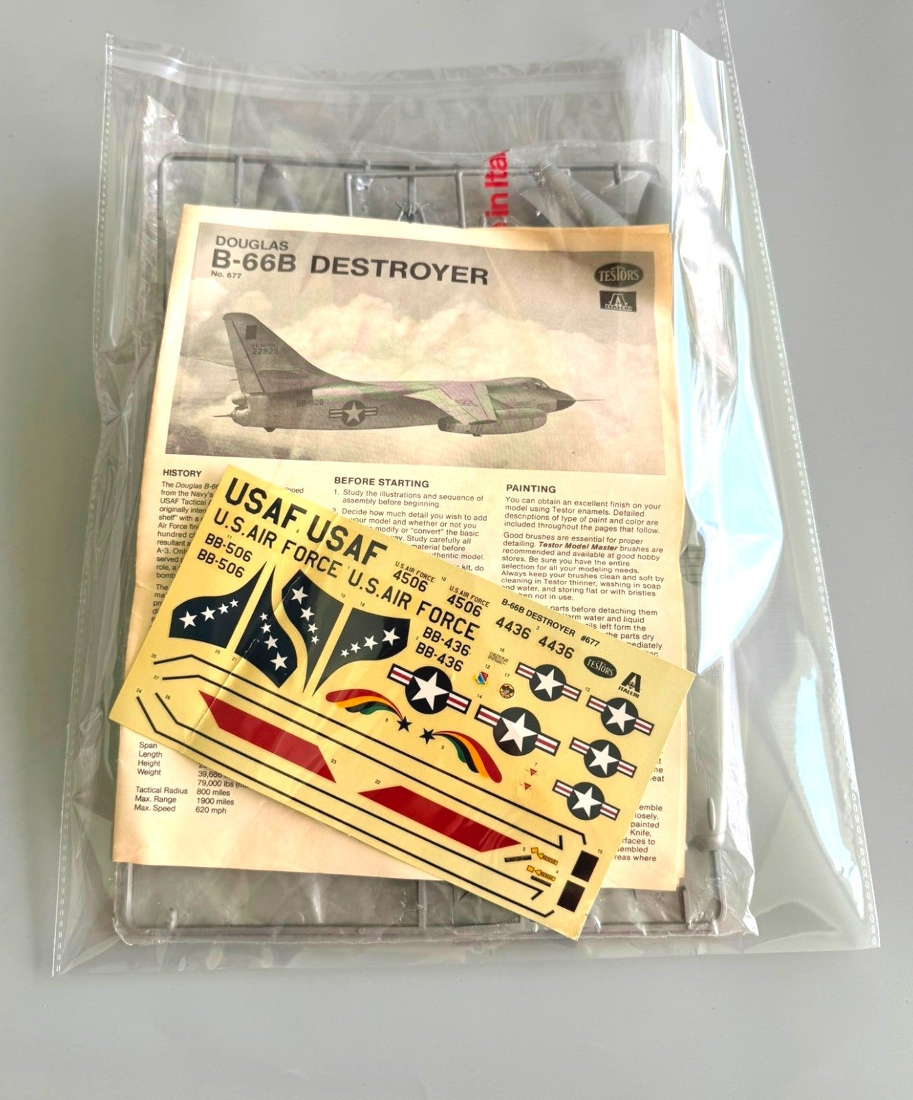 Testors Douglas B-66B Destroyer Model Kit No 677 1/72 Complete No Original Box