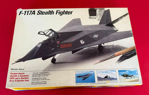 TESTORS. F-117A STEALTH FIGHTER. 1/72 SCALE. No. 654