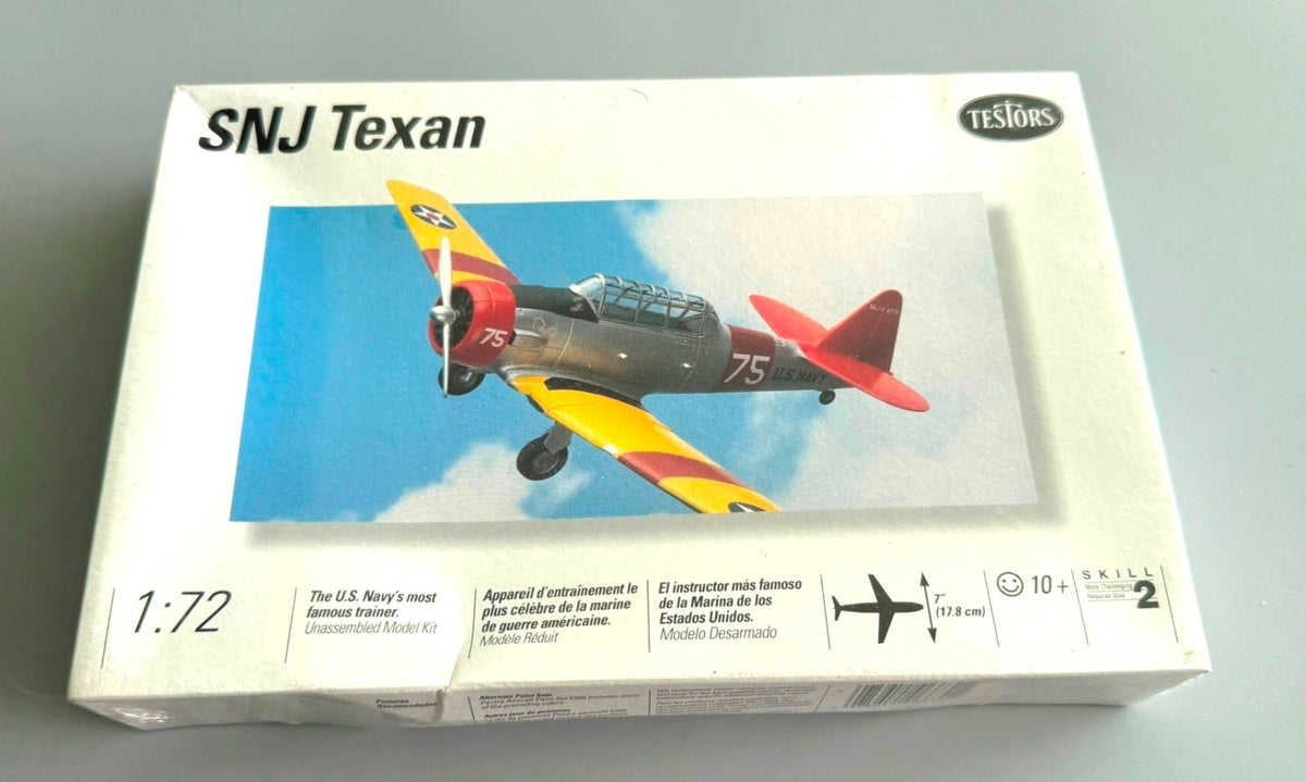 TESTORS 663 North American SNJ Texan 1/72 Aircraft Model Kit