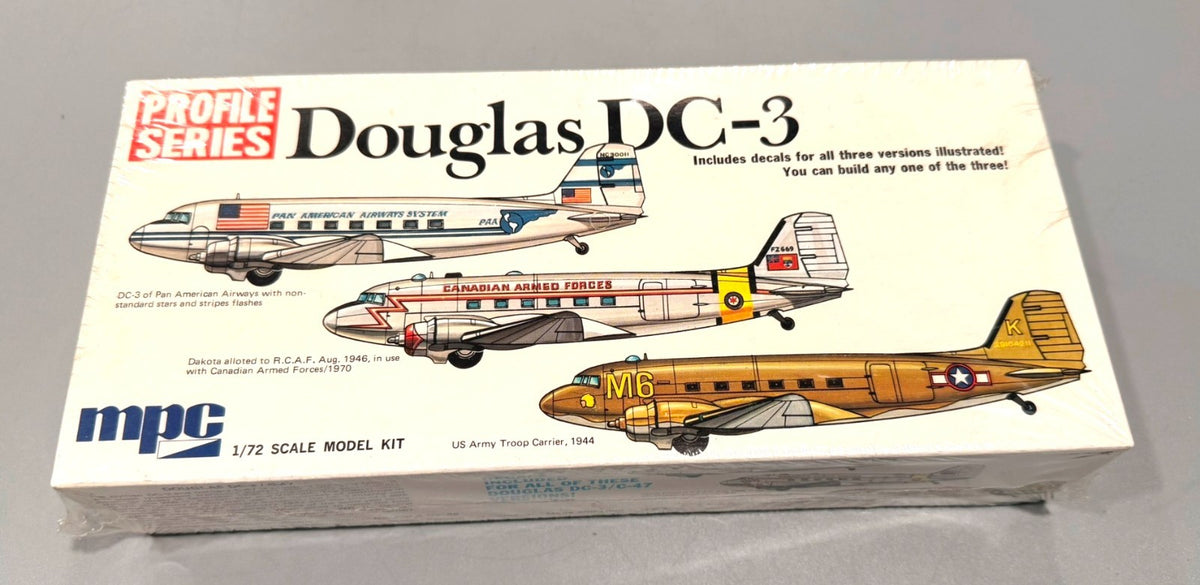MPC Profile Series Douglas DC-3 – 1:72 Scale Model Kit – No. 2-1512-150