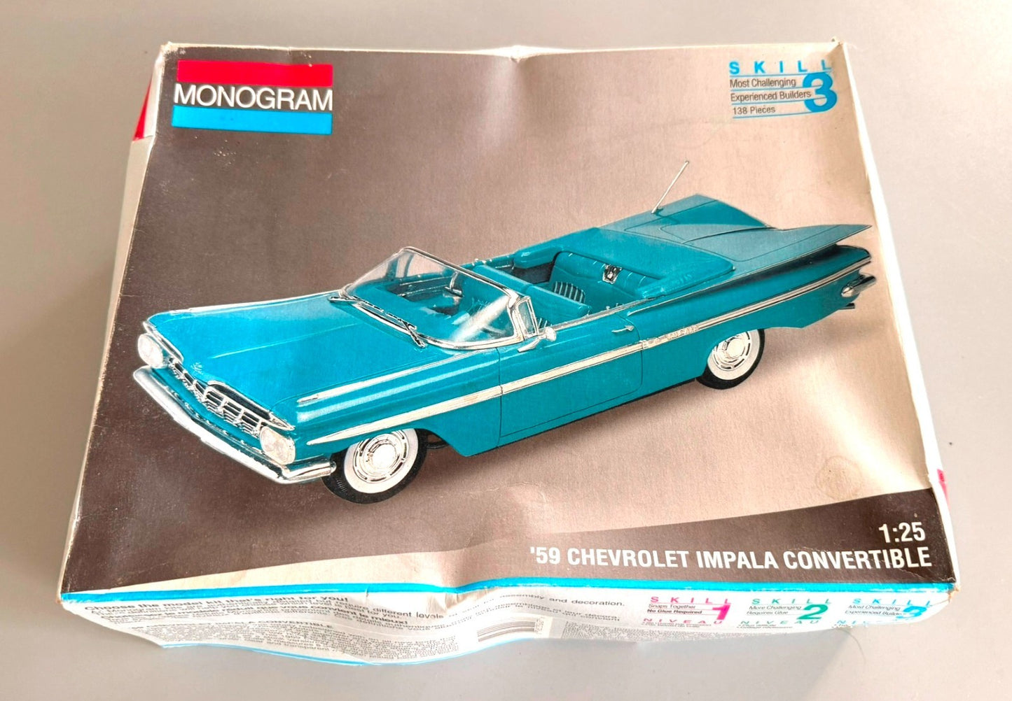 Monogram 2437 1959 Chevrolet Impala Convertible 1/25 scale Model Kit