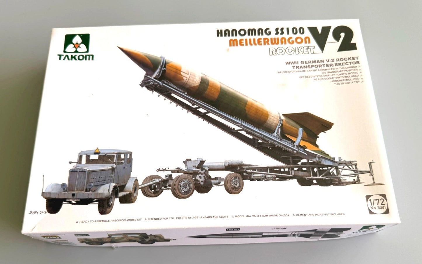 TAKOM. 5001. HANOMAG SS100 MEILLERWAGEN V-2 ROCKET WWII GERMAN V-2 ROCKET.
