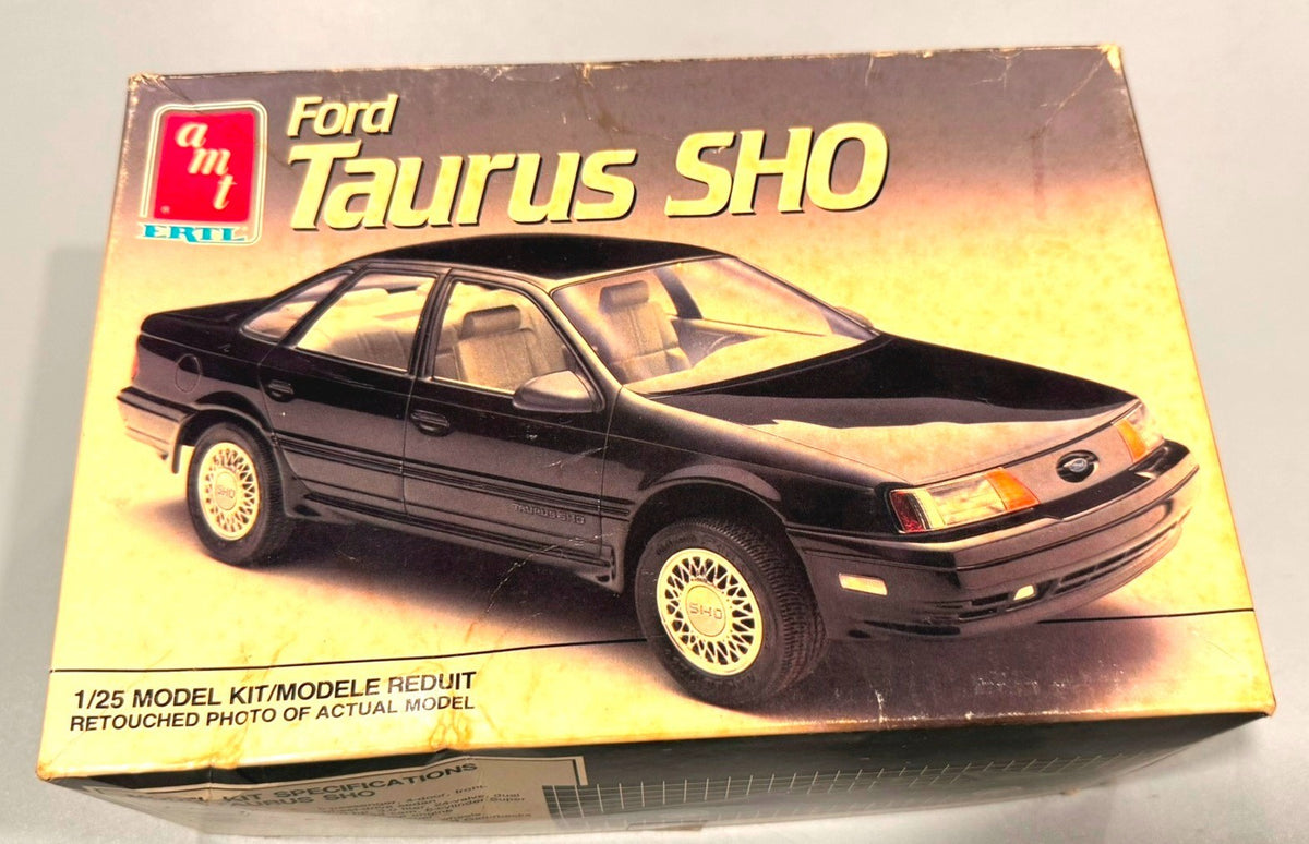 AMT/ERTL Ford Taurus SHO Model Kit #6075