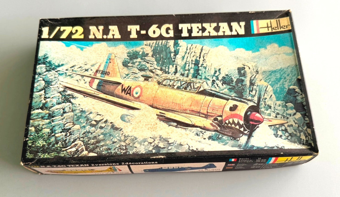 HELLER 276 North American T-6G Texan 1/72 scale Trainer Aircraft Model Kit