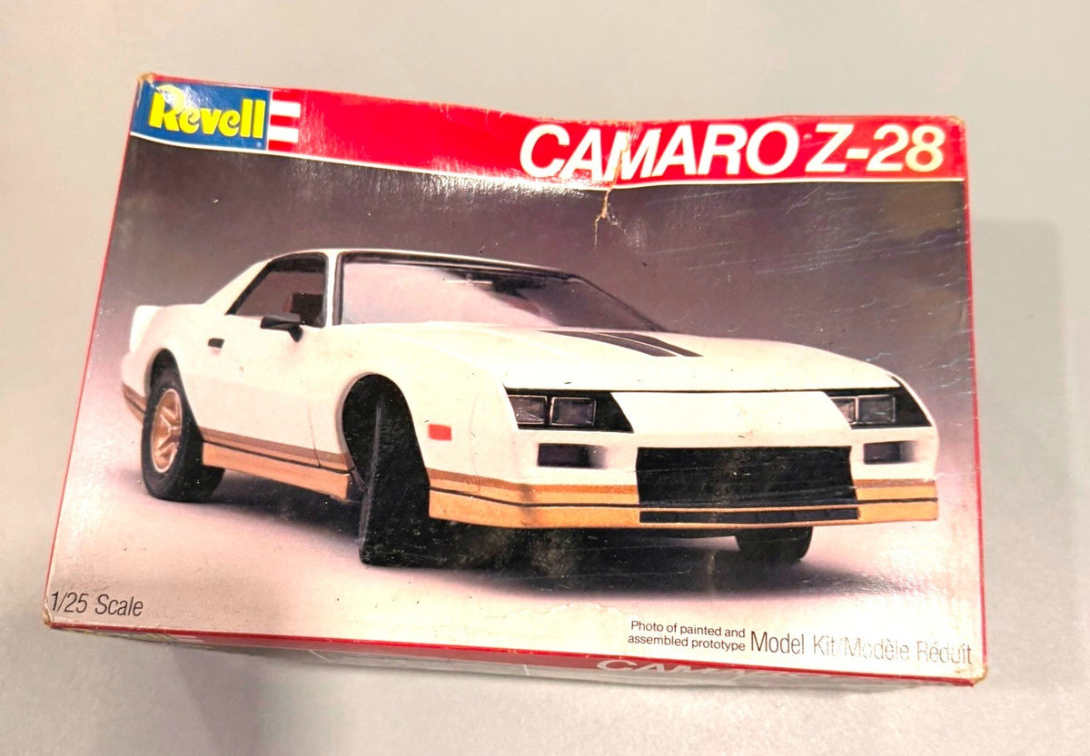 Revell Chevrolet Camaro Z-28 1/25 Scale Plastic Model Car Kit #7248 Vintage