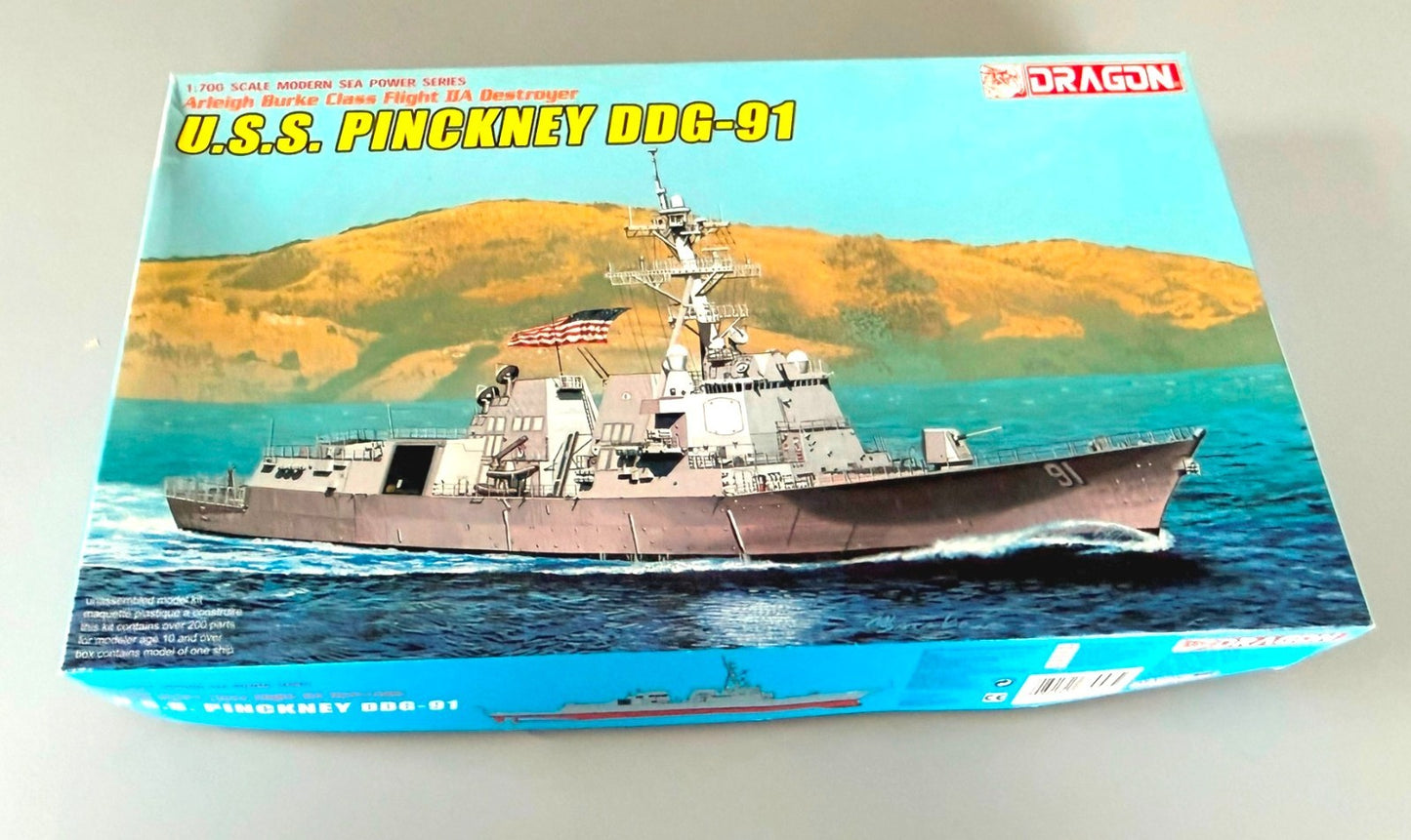 Dragon 7057 USS Pinckney DDG-91 Arleigh Burke Class Destroyer 1/700 Model Kit