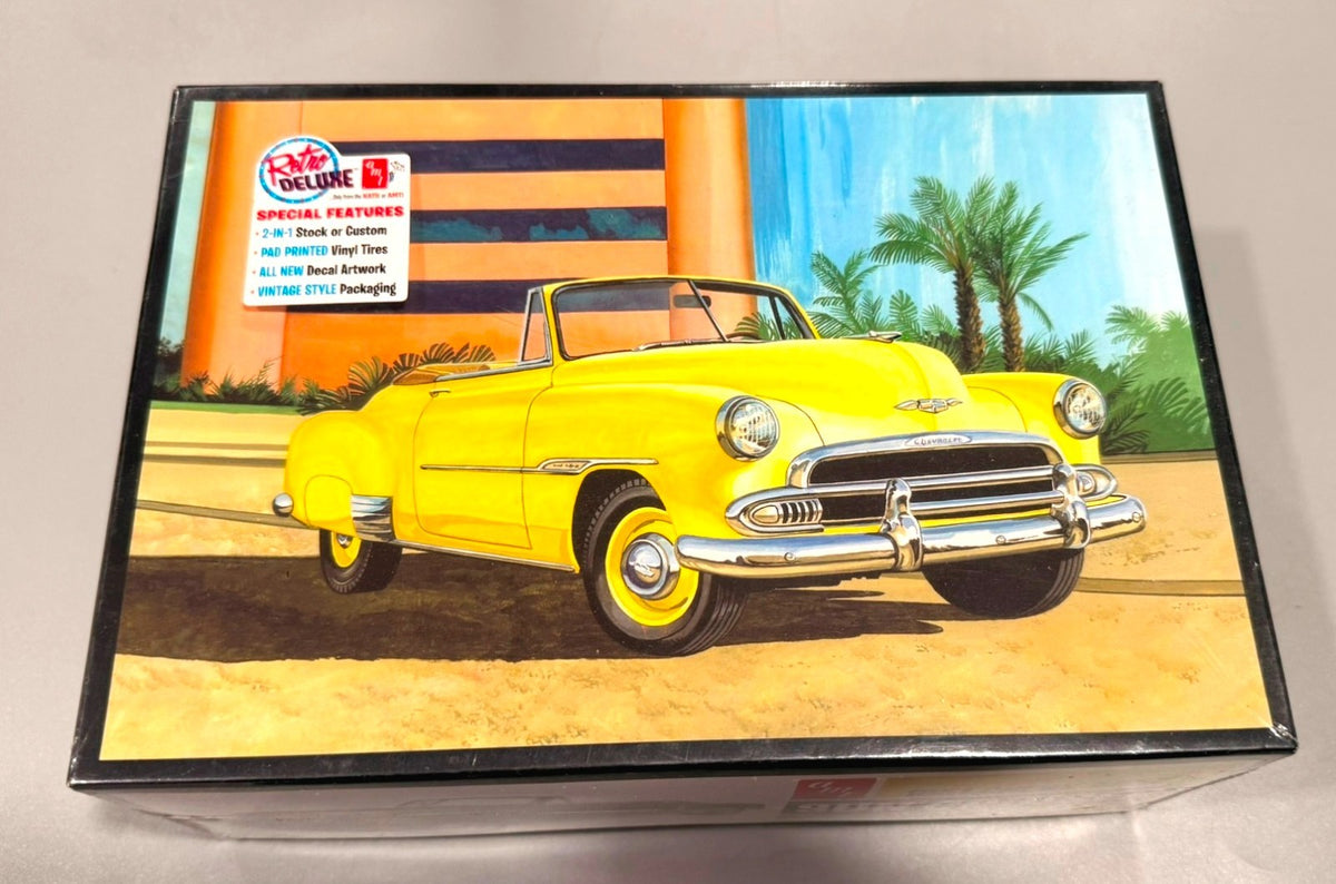 AMT AMT1041/12 1951 Chevy Convertible Sun Cruiser 1/25 Scale Customizing Kit