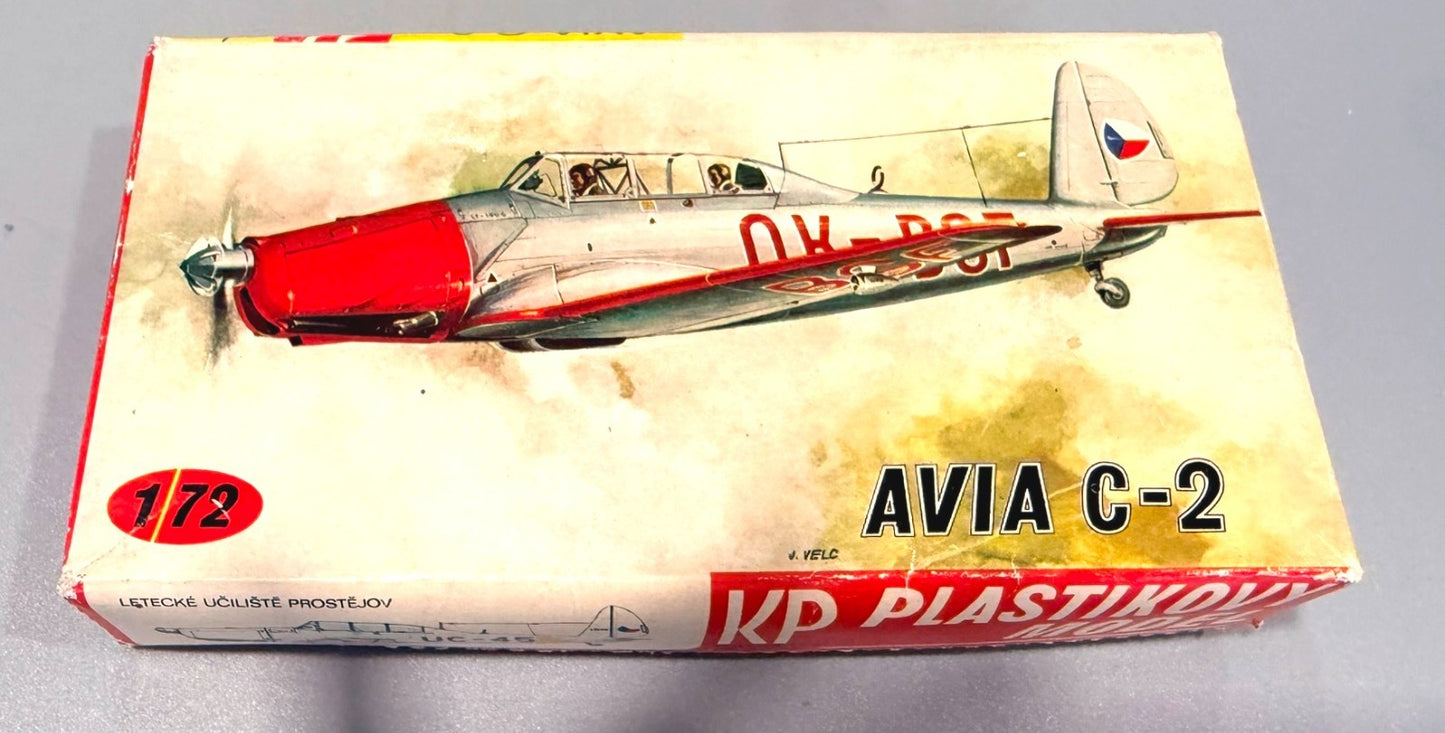 KP (KOVOZÁVODY PROSTĚJOV). AVIA C-2. 1/72 SCALE. PLASTIC MODEL KIT.
