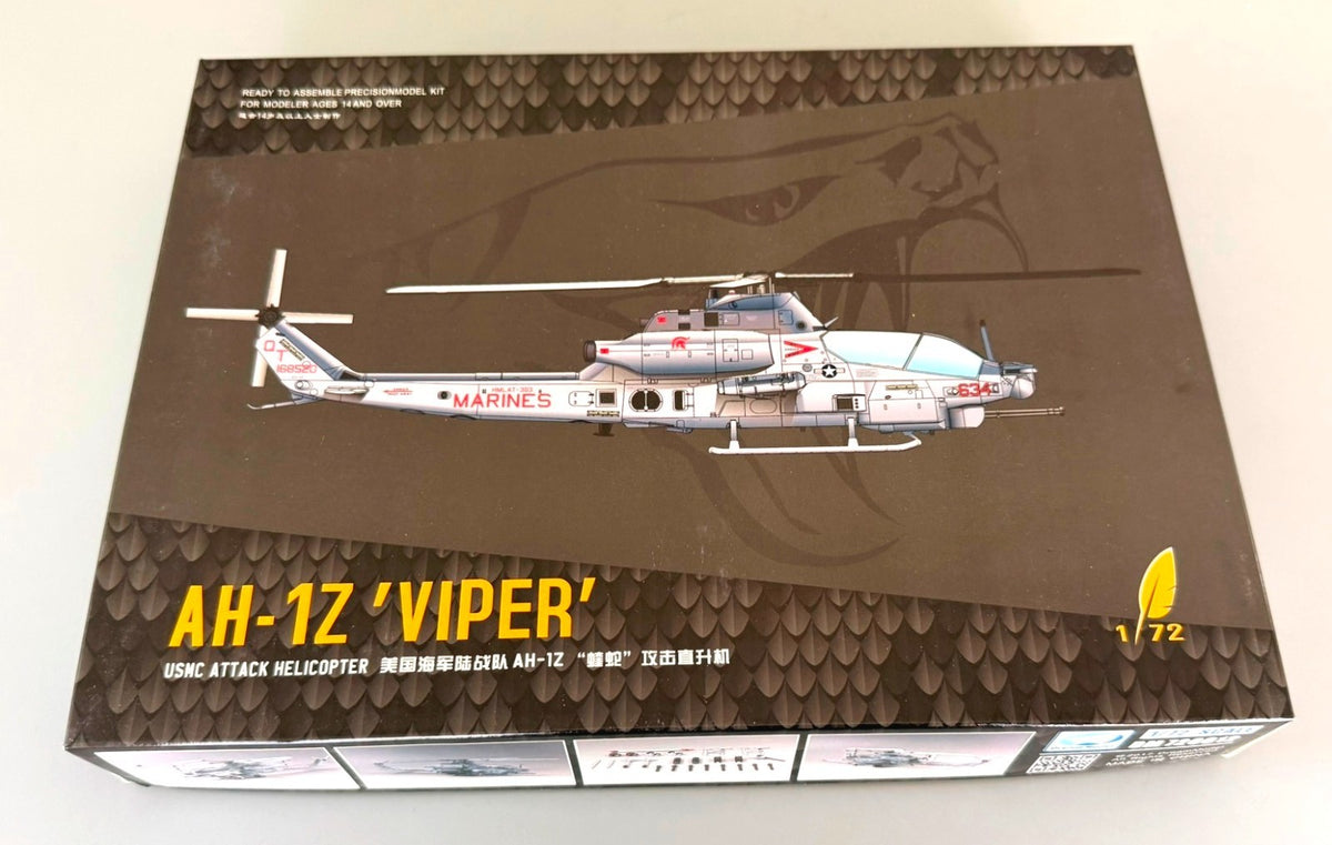 DreamModel AH-1W Super Cobra Attack Helicopter 1/72 Scale Model Kit DM720012