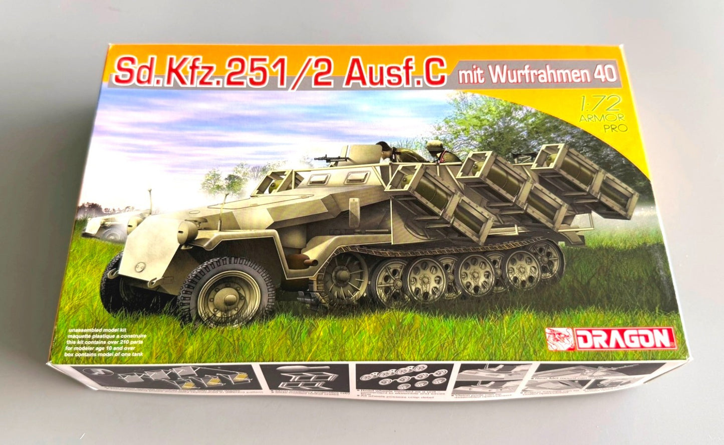 Dragon 7306 Sd.Kfz. 251/2 Ausf C mit Wurfrahmen 40 1/72 scale Armor Pro Kit