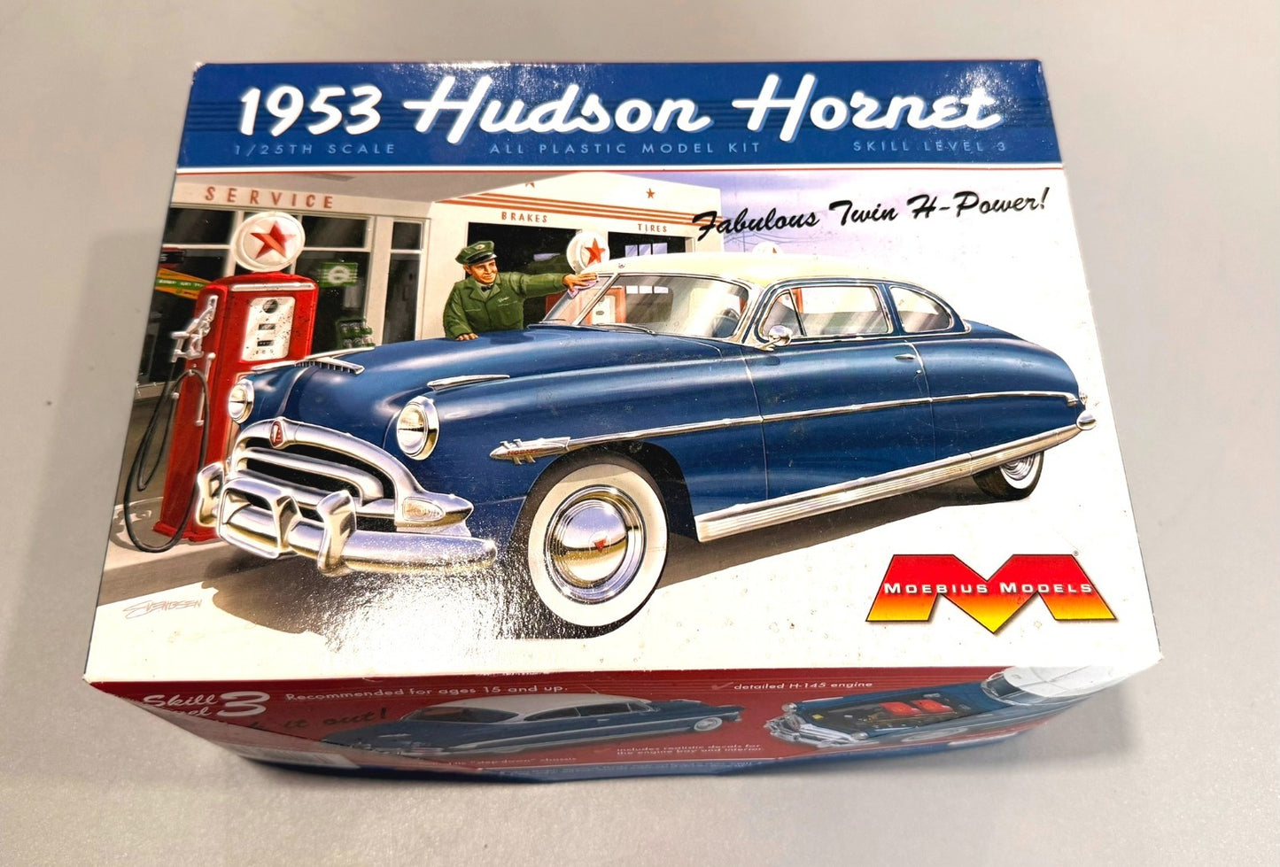 Moebius Models 1953 Hudson Hornet 1/25 Scale Plastic Model Kit No. 1200