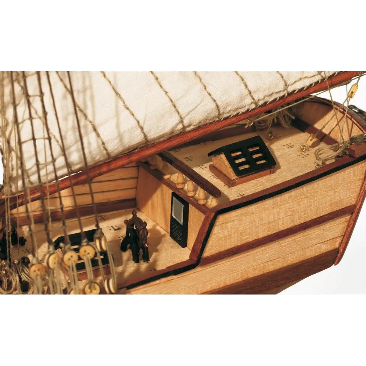 OcCre Albatros schooner model deck construction detail